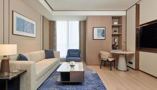 Superior King Suite
