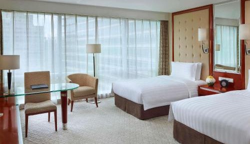 Deluxe Room Twin Beds
