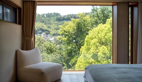 Suite with Mountain View