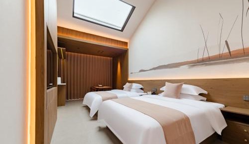 Twin Room with Mountain View