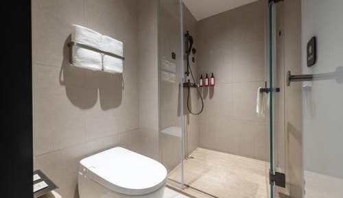 Comfort Queen Room