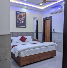 Deluxe Double Room (2 Adults + 1 Child)