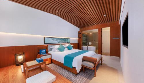 Suite with Garden View