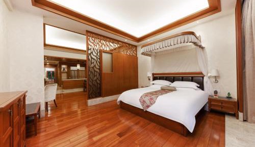 Junior Suite with Balcony
