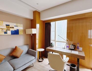 Deluxe Queen Room
