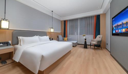 Deluxe Queen Room