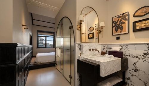 Standard Queen Room