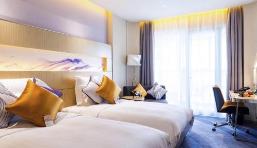 Deluxe Room Twin Beds