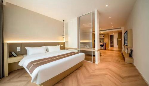 Deluxe Family Suite