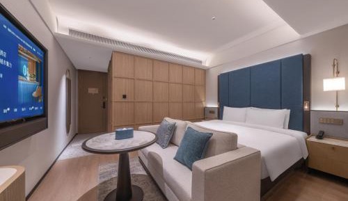 Standard Queen Room