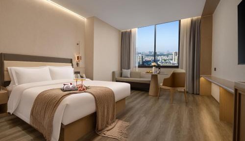 Deluxe Queen Room
