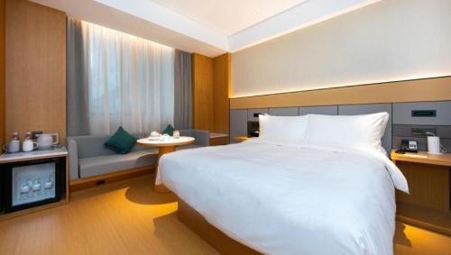 Business Queen Room
