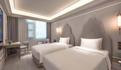 Deluxe Room Twin Beds