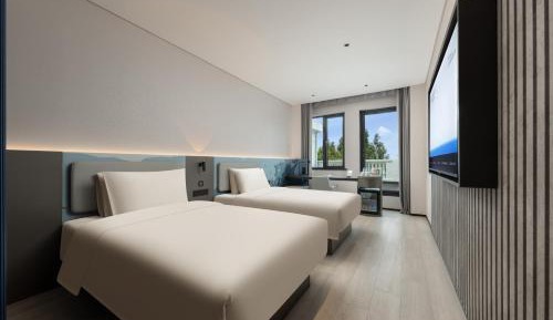 Twin Room with View