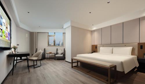 Deluxe Double Room with City View 