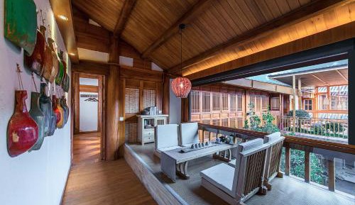 Deluxe King Suite