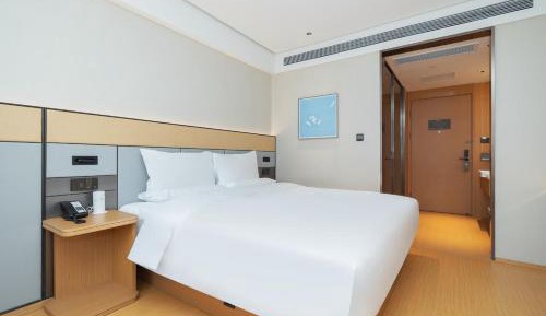 Business Queen Room