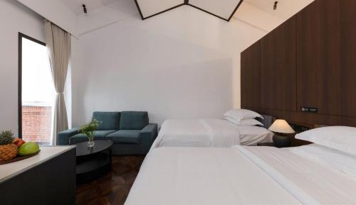 Twin Room with Balcony