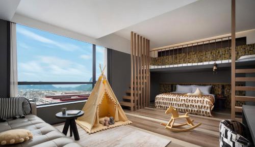 Deluxe Family Suite