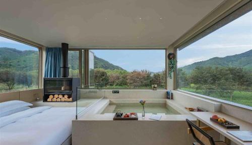 Queen Room with Garden View