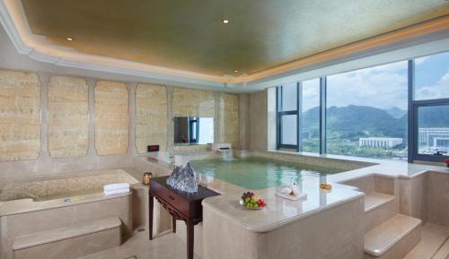 Executive Suite with Hotspring