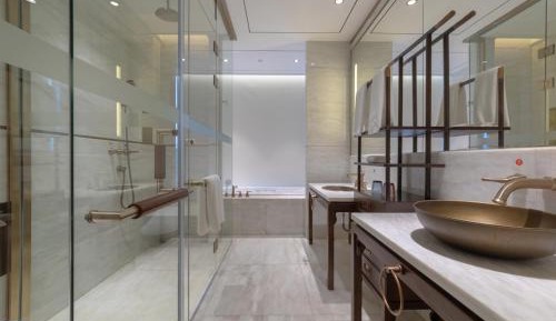 Deluxe Suite with Loft Style