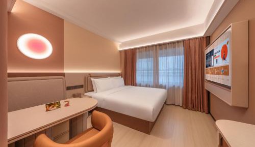 Orange Select Deluxe King Room