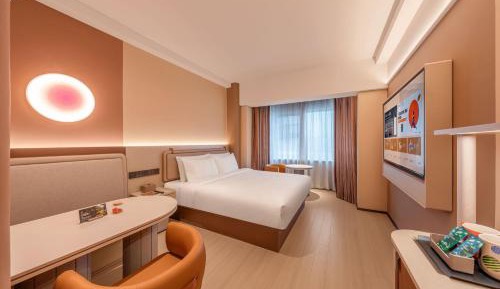 Orange Selected Business King Room
