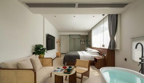 Standard King Room