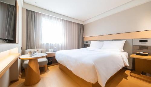 Business Queen Room