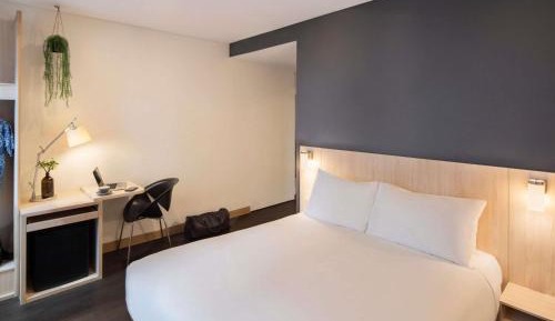 Standard Queen Room - Accessible