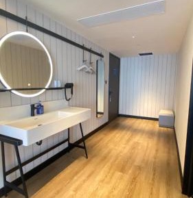 Superior King Room