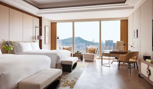 Deluxe Twin Beds City View Room