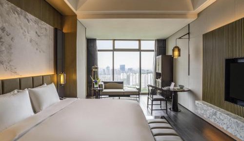 Luxury King Room