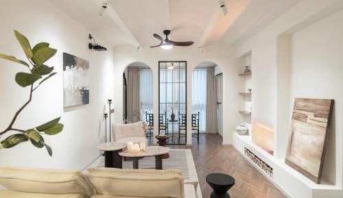 Two-Bedroom Deluxe Apartment with Balcony