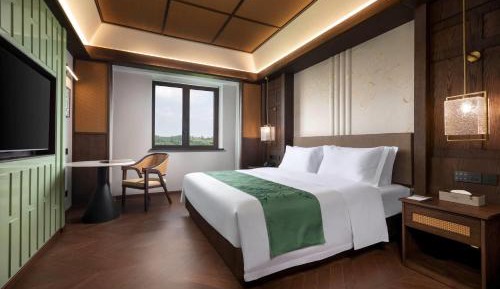 Executive King Suite with Garden View - Non-Smoking