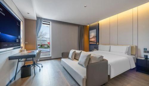 Premier Double Room with Courtyard