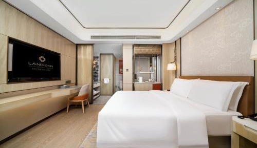 Deluxe Queen Room