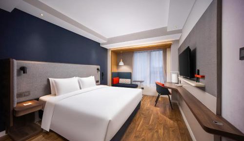 One-Bedroom King Suite