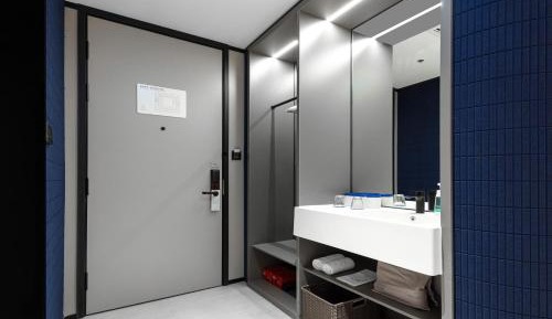Standard Twin Room with Lake View