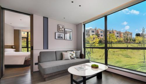 Suite with Garden View