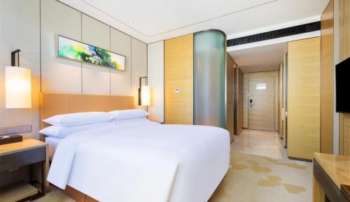 City View Business Superior Queen Room