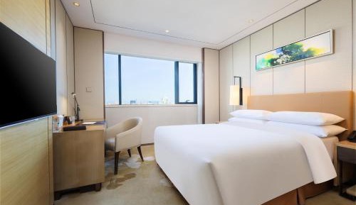 City View Superior Queen Room