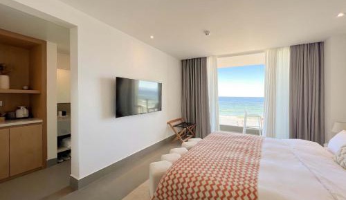 Deluxe Double Room with Balcony and Sea View