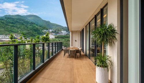 One-Bedroom King Suite