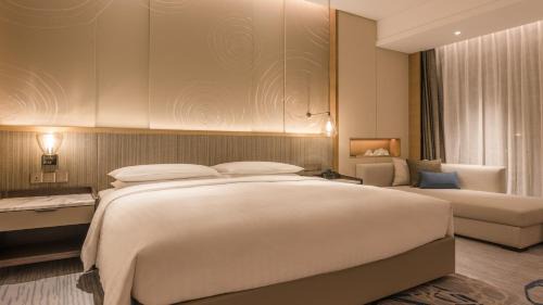 Deluxe Hill View Double Room