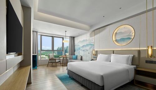 Deluxe Queen Room