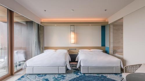 Deluxe Lake View Twin Room