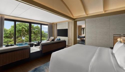 Ocean View Onsen Pool Suite - King Room