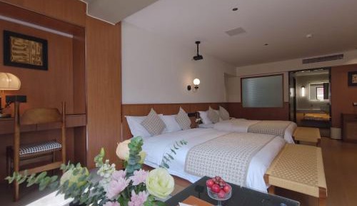 Twin Room with Bath